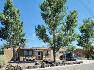 909 Palmas Altas Dr SE, Rio Rancho, NM 87124