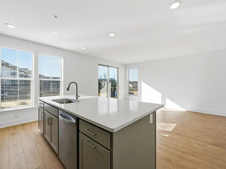 6912 Cosby Village Ter — Photo 14