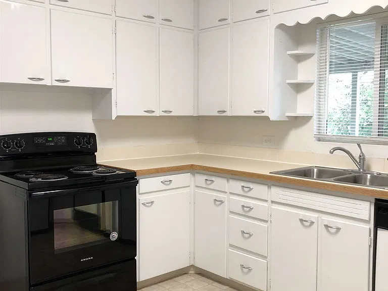 1017 W Mulberry St — Photo 10