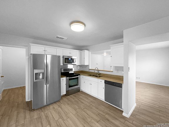 2nd image of 12827 Maple Park Dr