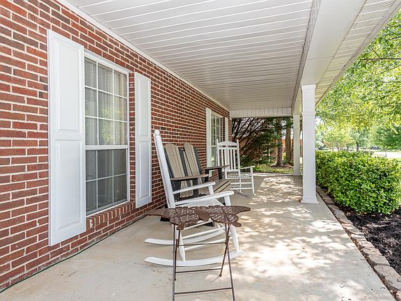 4th image of 2231 Dublin Dr