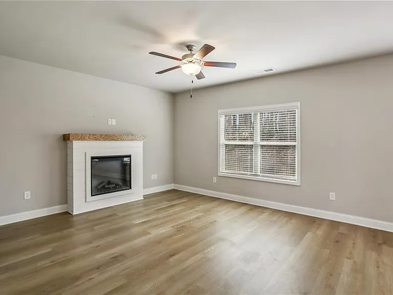 2099 Easterwood Ter — Photo 5