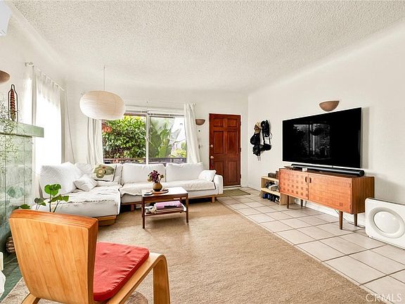 4th image of 3185 Perlita Ave