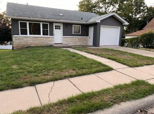 1885 Bunker Hill Rd, Dubuque, IA 52001