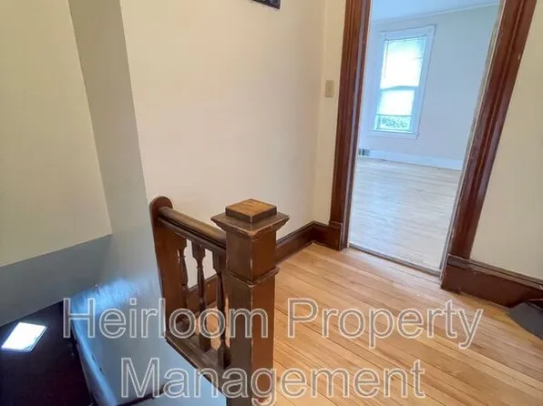 1302 W 1st St #2, Duluth, MN 55806