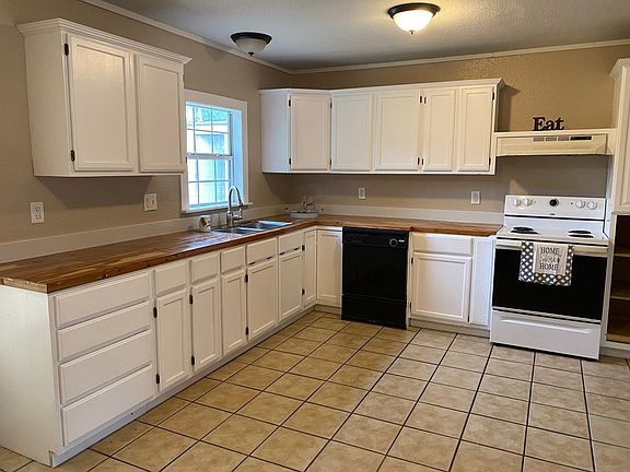 4th image of 1015 E Randall St