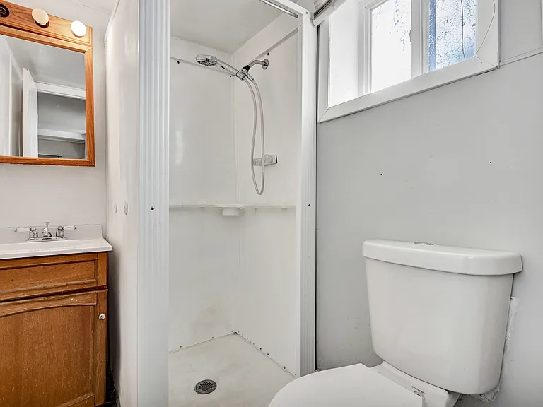 224 Crest St #1 — Photo 9