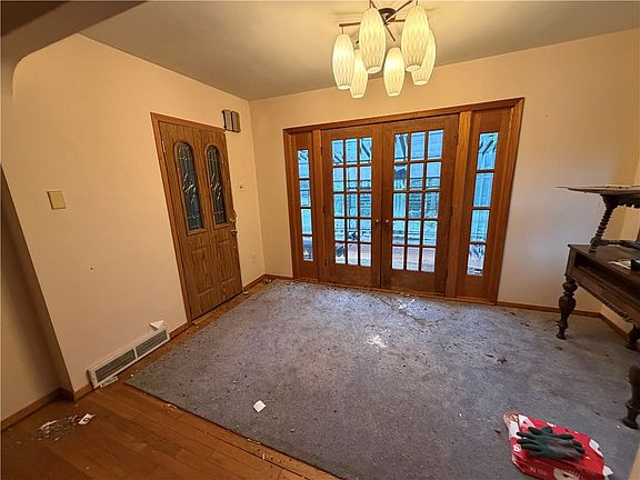 4th image of 905 Ringgold St