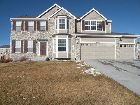 Grand curb appeal and 3 car