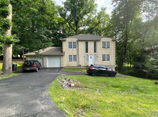 3142 Greenbriar Dr, East Stroudsburg, PA 18301