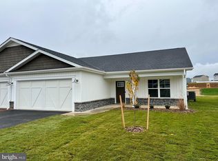 753 Dripping Spring Dr, Hedgesville, WV 25427