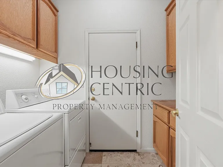 108 Pembury Way — Photo 33