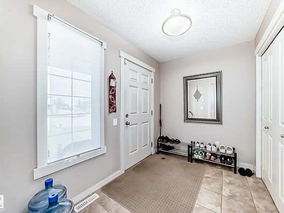 3rd image of 2808 36th Ave NW