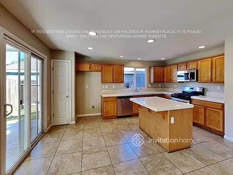 11512 Linday Way — Photo 8