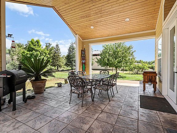 2nd image of 22171 Meyer Rd