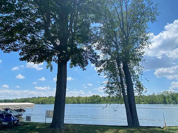 459 Sycamore Dr, Coldwater, MI 49036