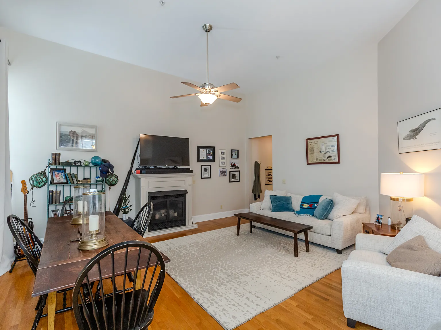 2 bed, 1087 sqft, $3,600 — Photo 3
