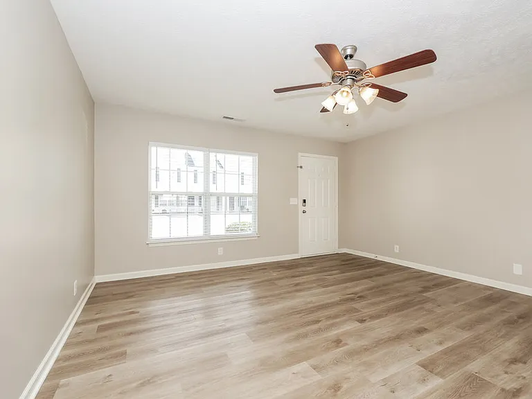 2961 S Rutherford Blvd #B7 — Photo 5
