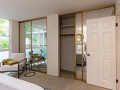 2 bed, 1008 sqft, $3,900 — Photo 2