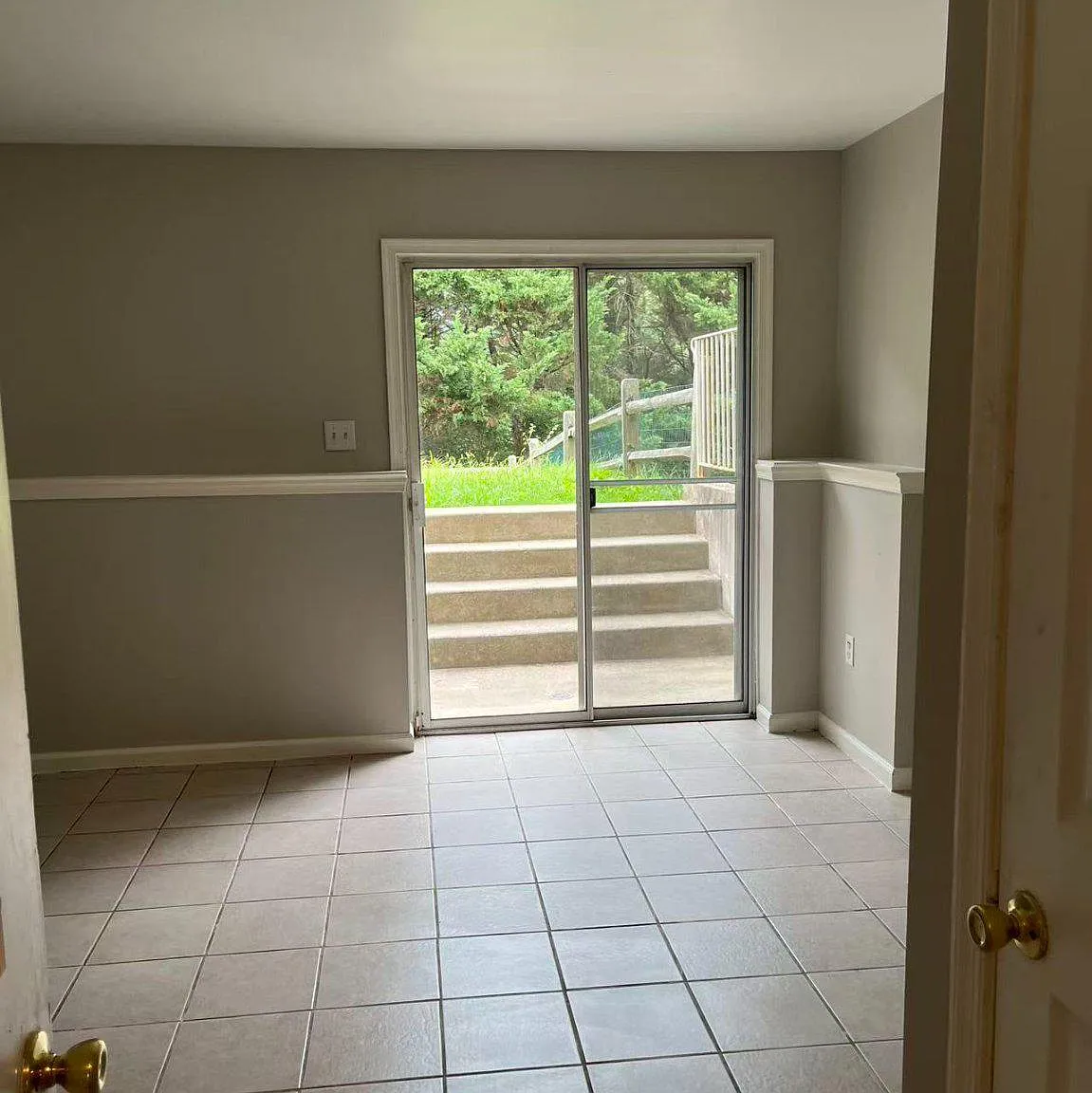 3 bed, 2.5 bath, 2115 sqft, $2,400 — Photo 3