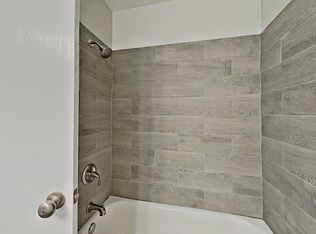 27 Creek Point Ln #22NDLN-39, Arlington, TX 76002