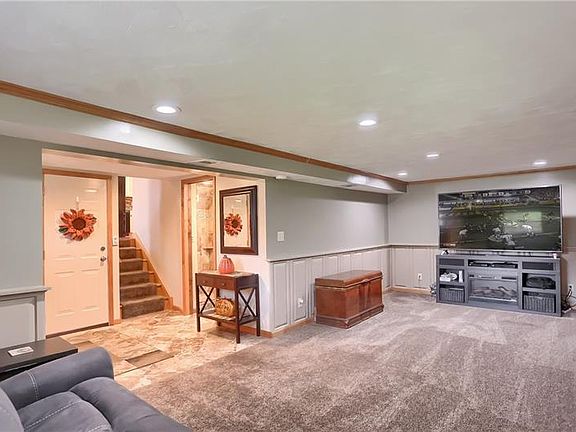 5th image of 106 Wyndmere Dr