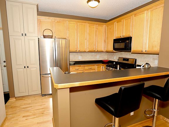 5th image of 1188 Hillvale Ave N