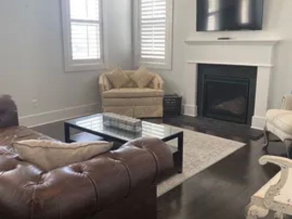 4th image of 1928 Springwood Dr