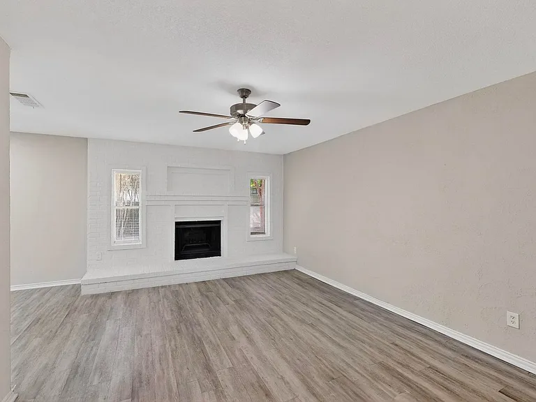 140 Trout St — Photo 8