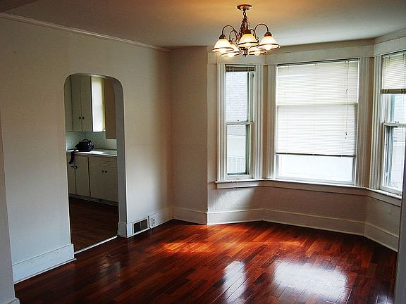 4th image of 4814 S Garden St