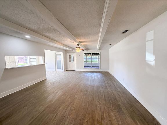 3rd image of 5917 Raza Rd