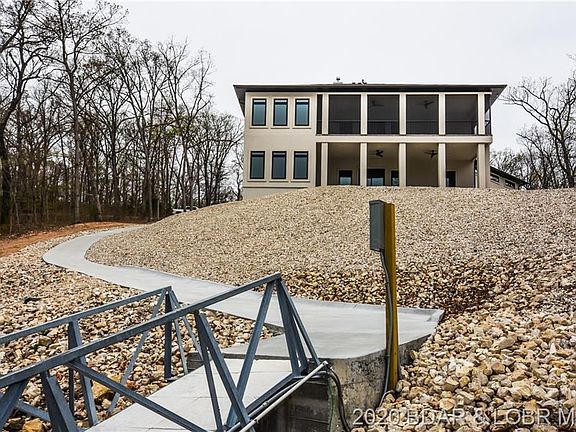 3rd image of 698 Via Del Lago Dr