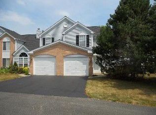 848 S Constitution Ave, Island Lake, IL 60042