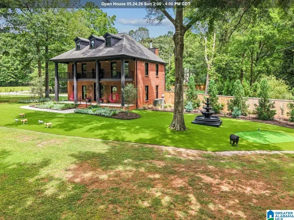 1800 Surrey Trl, Helena, AL 35080