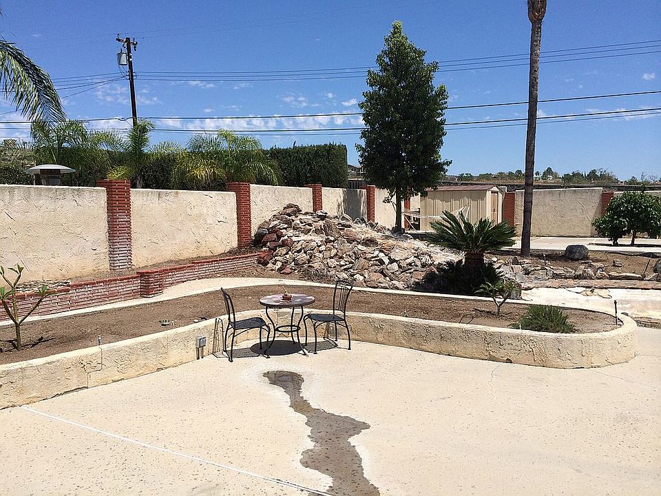 2nd image of 4112 Casa Loma Ave