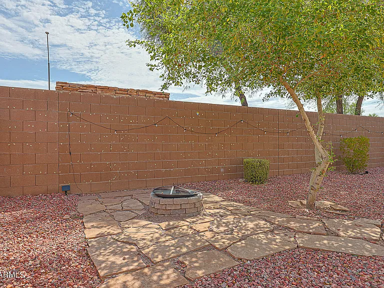 5245 N 125th Ave — Photo 32