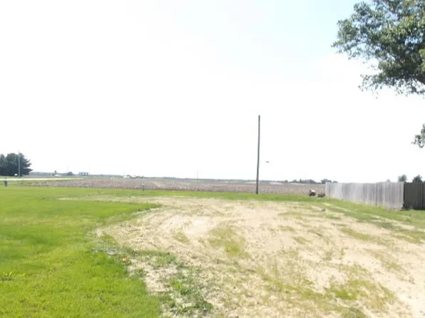 431 S Seymour St, Oakwood, IL 61858
