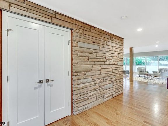3rd image of 229 Crest Wood Dr