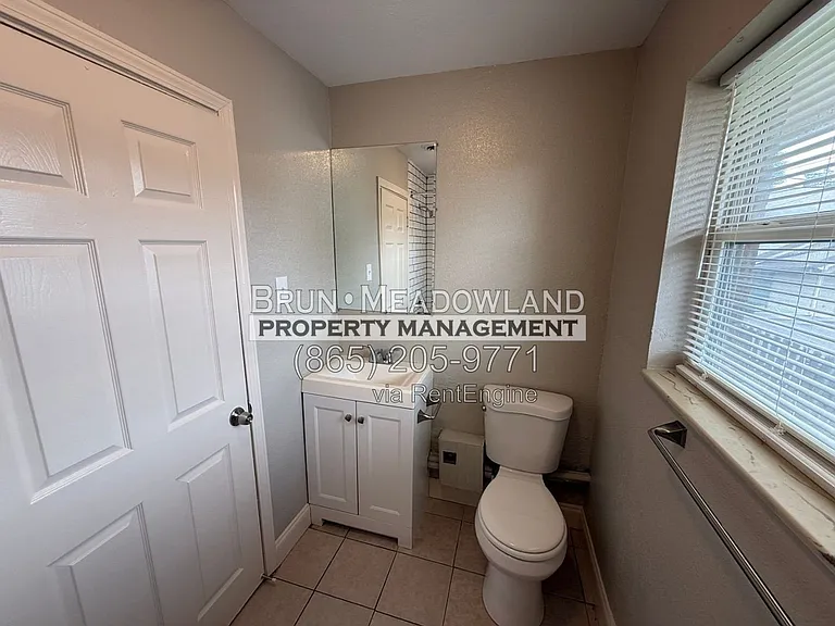 5540 N Broadway St #8 — Photo 10