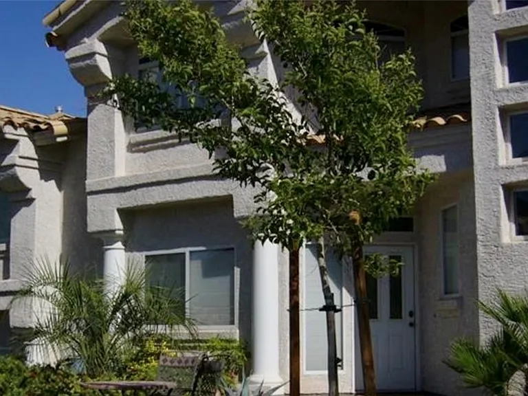 647 Florence Dr #- — Photo 1