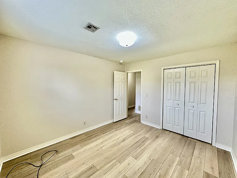 2311 W Willow St — Photo 27