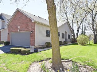 118 Deer Run Ln, Elgin, IL 60120