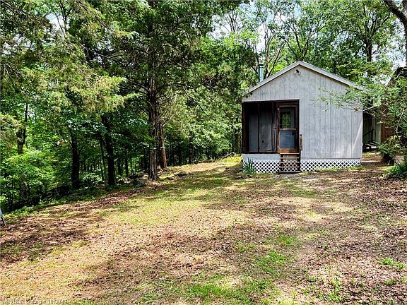3rd image of 10523 Mountain Rd