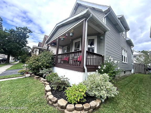 3rd image of 19 Mereline Avenue