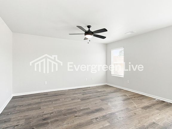 4th image of 101 River Rock St