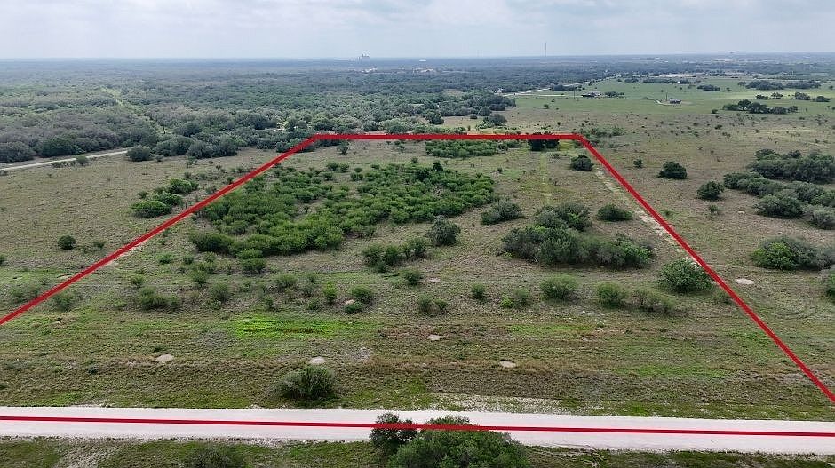 1st image of 0 Old Goliad Rd Tract 17