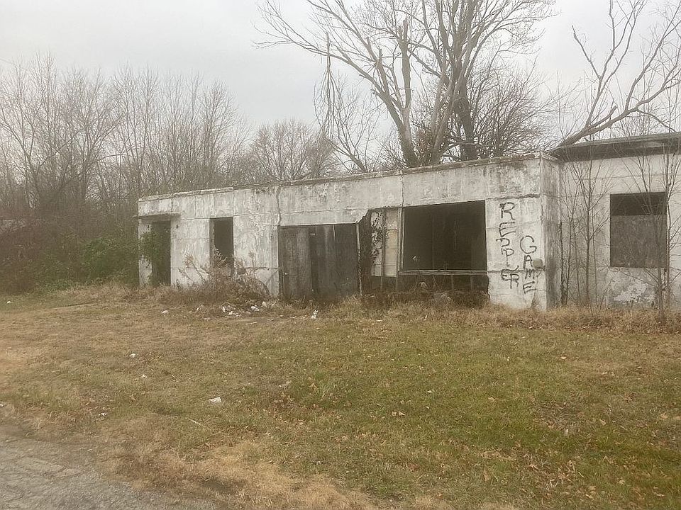 2nd image of 5716 Forest Blvd