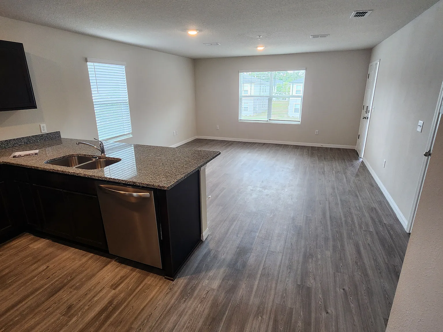 6528 Sweetbay Ln — Photo 4