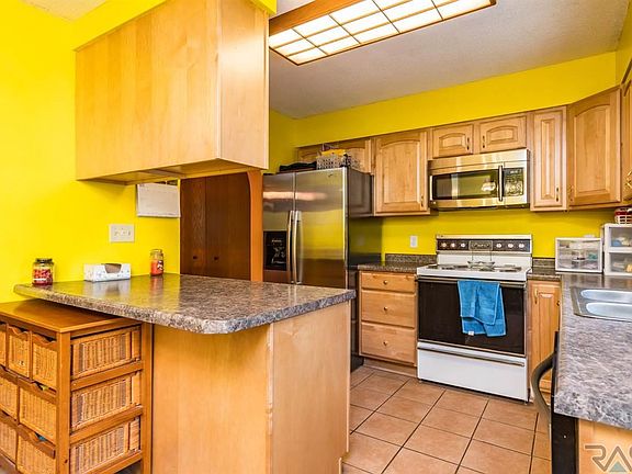 5th image of 5201 S Drexel Dr