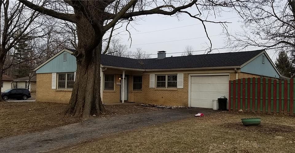 1st image of 3255 Roseway Dr